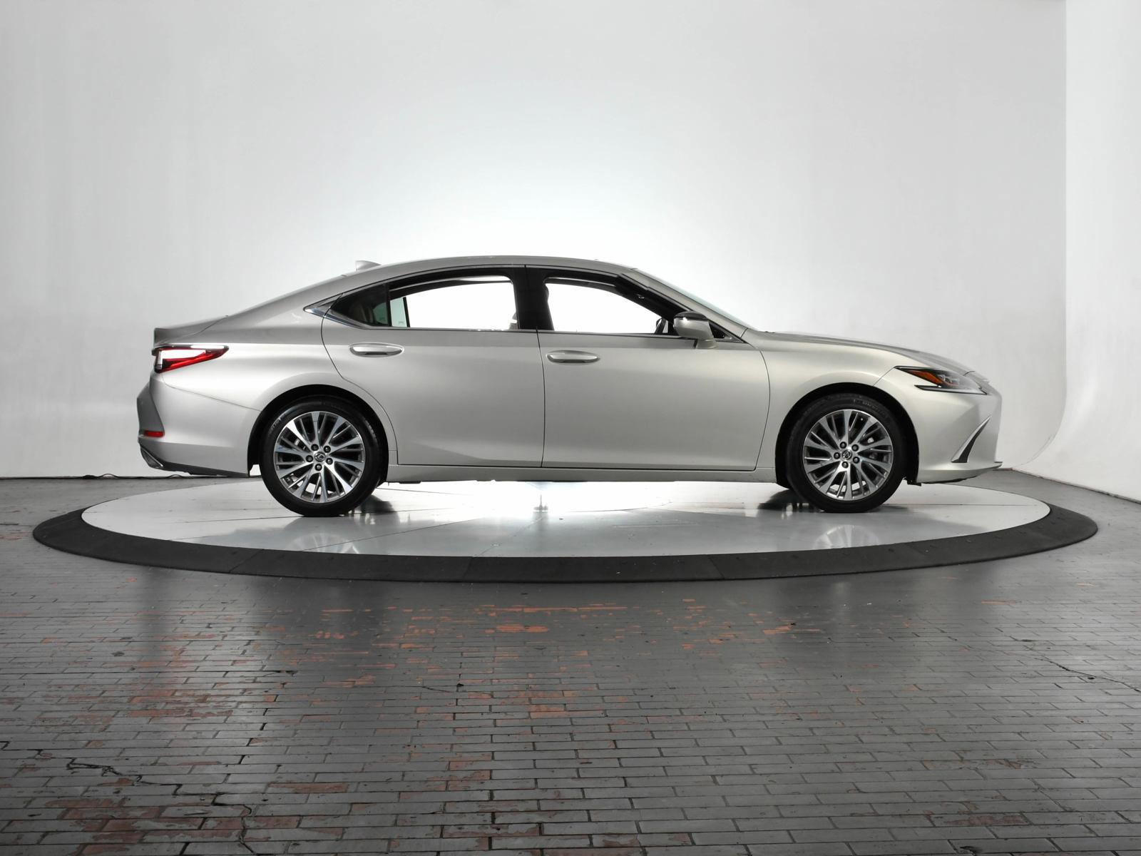 2019 Lexus ES 350 Vehicle Photo in DALLAS, TX 75235