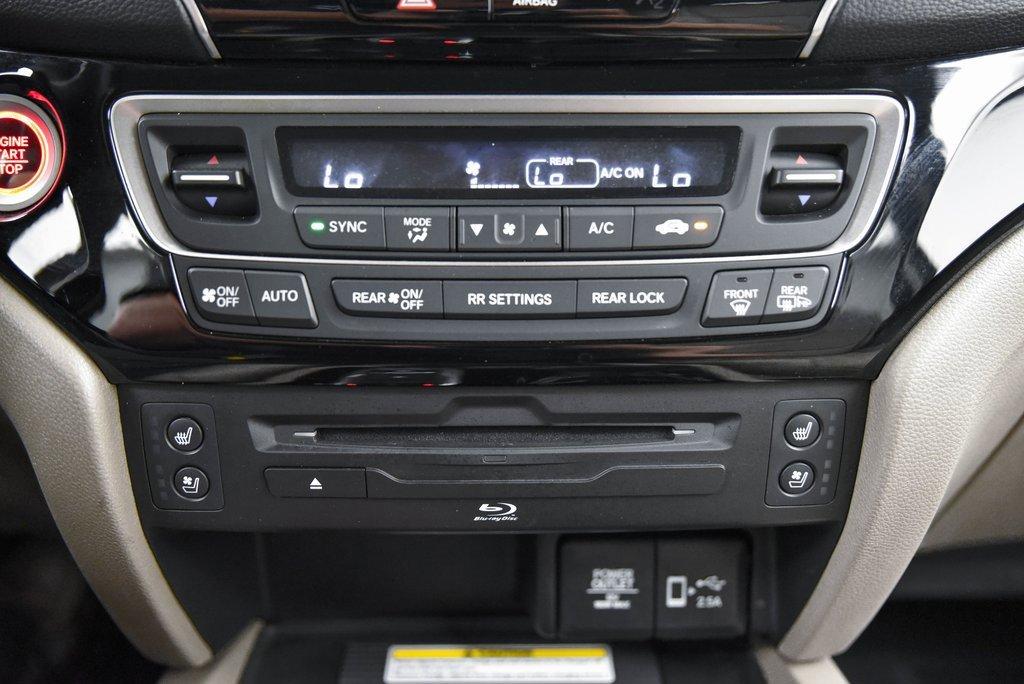 2019 Honda Pilot Vehicle Photo in AKRON, OH 44303-2185