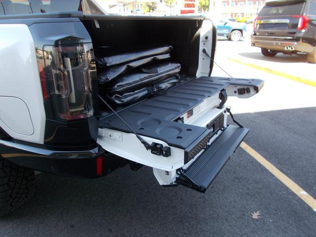 2023 GMC HUMMER EV Pickup Vehicle Photo in LOWELL, MA 01852-4336