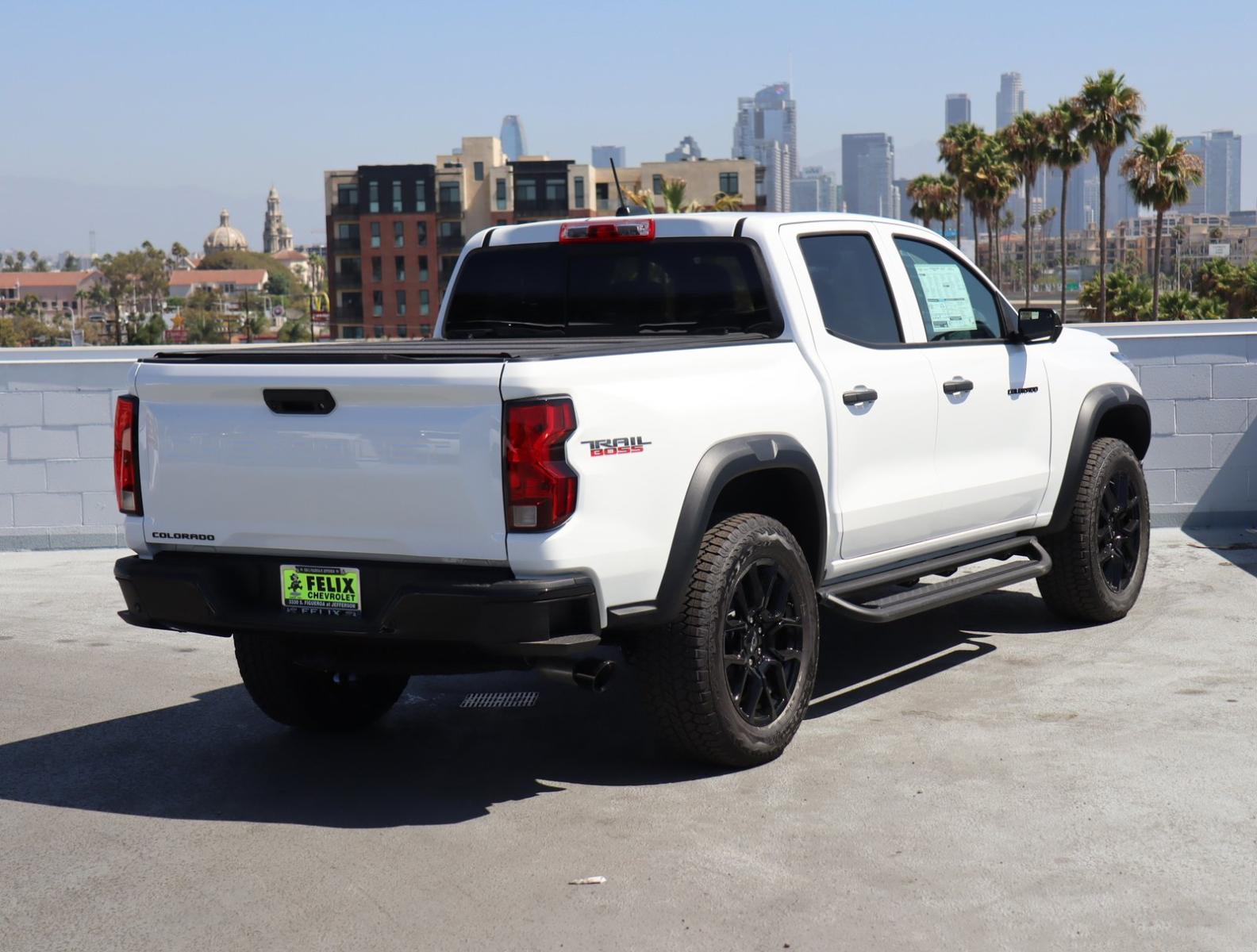 2024 Chevrolet Colorado Vehicle Photo in LOS ANGELES, CA 90007-3794