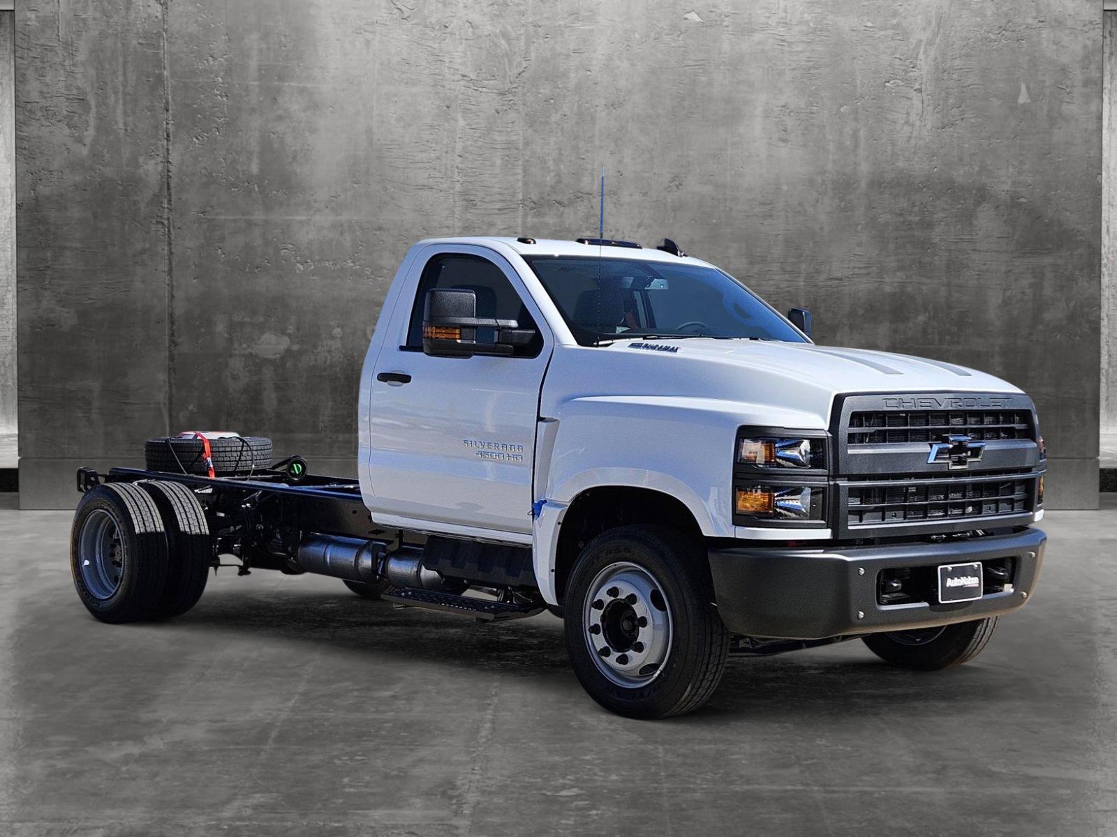 2024 Chevrolet Silverado 4500 HD Vehicle Photo in AMARILLO, TX 79103-4111