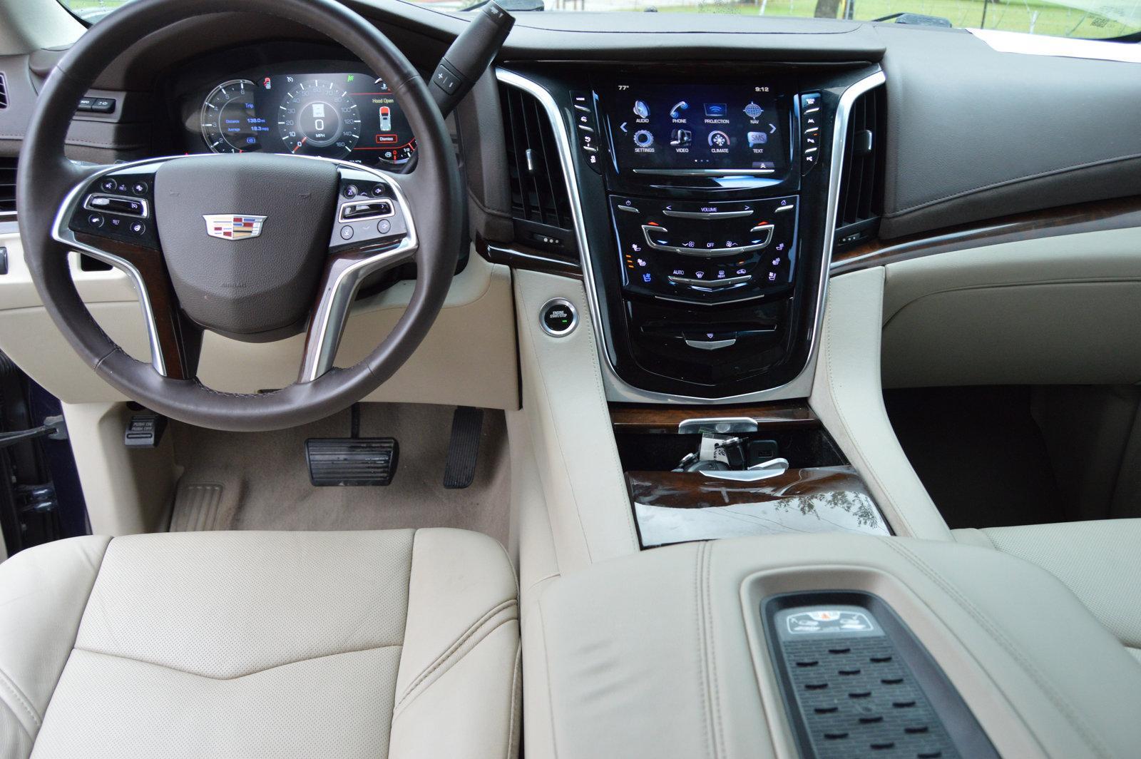 2017 Cadillac Escalade Vehicle Photo in Houston, TX 77090