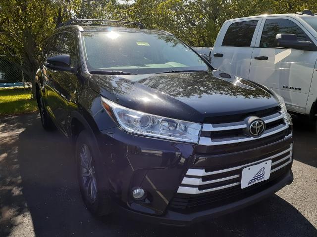 2018 Toyota Highlander Vehicle Photo in Oshkosh, WI 54901