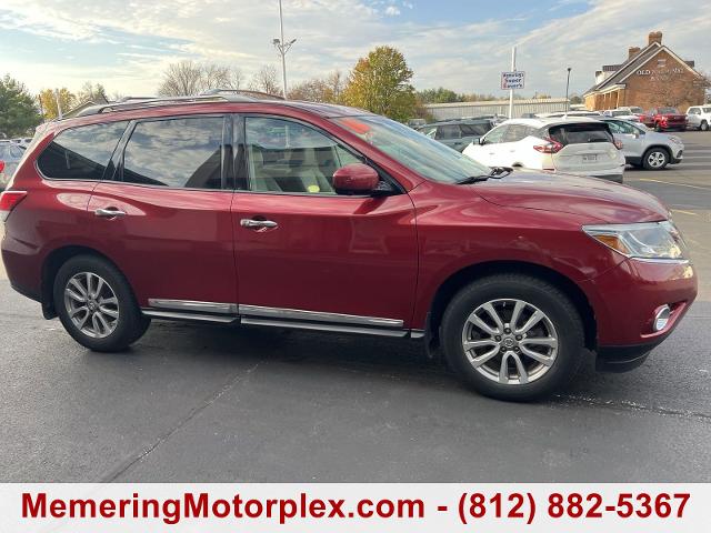 2016 Nissan Pathfinder Vehicle Photo in VINCENNES, IN 47591-5519