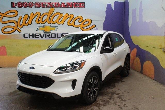 2022 Ford Escape Vehicle Photo in GRAND LEDGE, MI 48837-9199