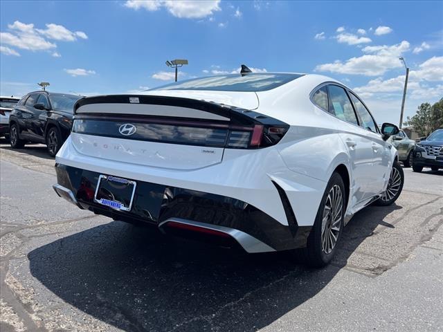 2024 Hyundai SONATA Hybrid Vehicle Photo in O'Fallon, IL 62269