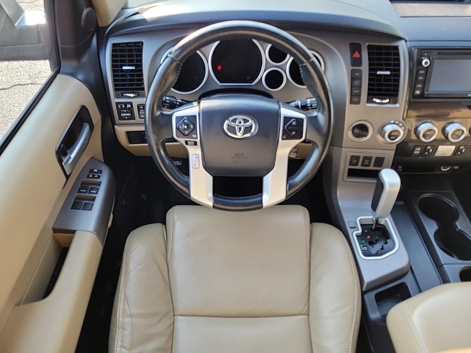 2014 Toyota Sequoia Vehicle Photo in Saint Charles, IL 60174