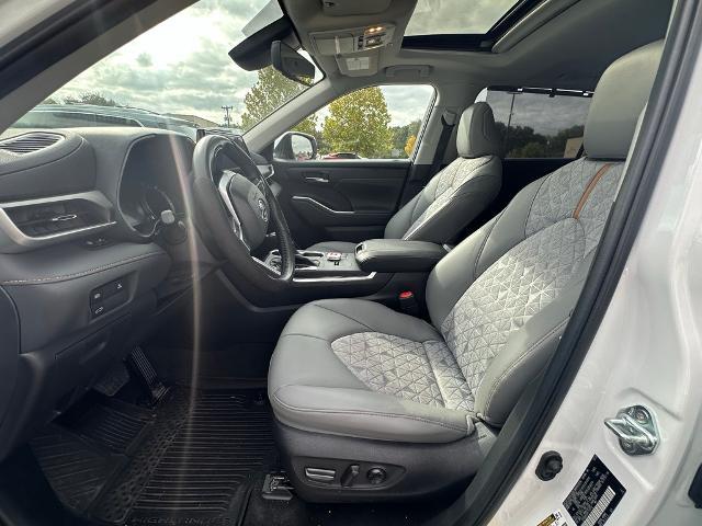 2023 Toyota Highlander Vehicle Photo in San Antonio, TX 78230