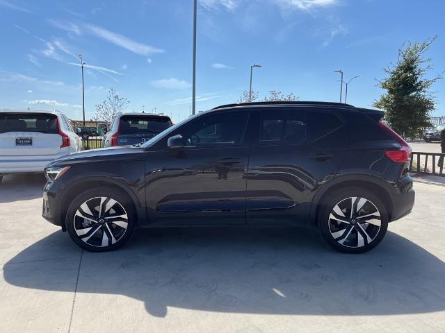 2023 Volvo XC40 Vehicle Photo in Grapevine, TX 76051