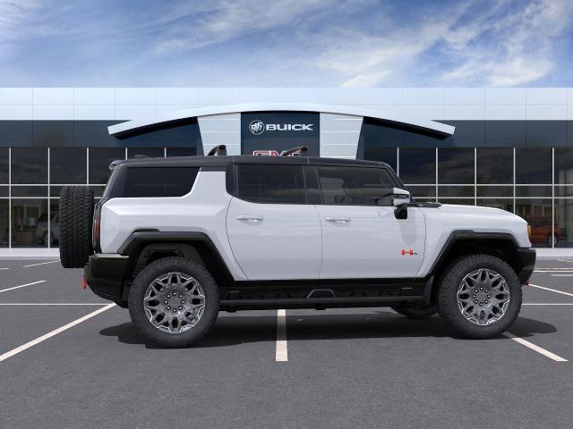 2025 GMC HUMMER EV SUV Vehicle Photo in MEDINA, OH 44256-9631