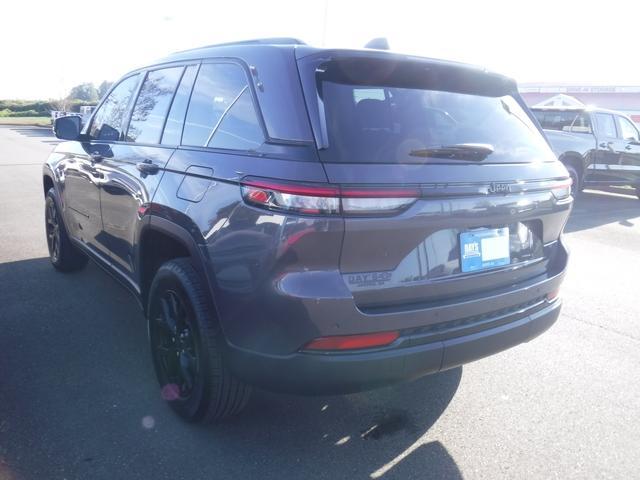 2024 Jeep Grand Cherokee Vehicle Photo in JASPER, GA 30143-8655