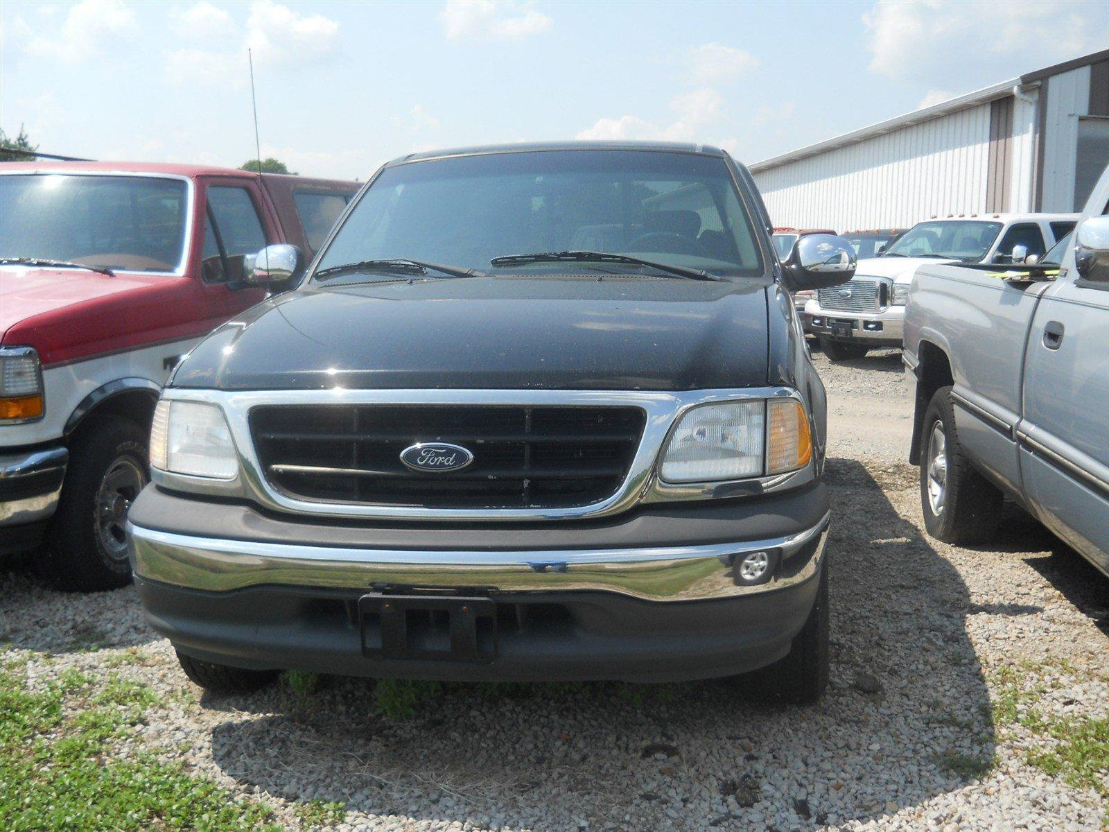 Used 2001 Ford F-150 XLT with VIN 2FTZX17221CA50991 for sale in Delavan, IL