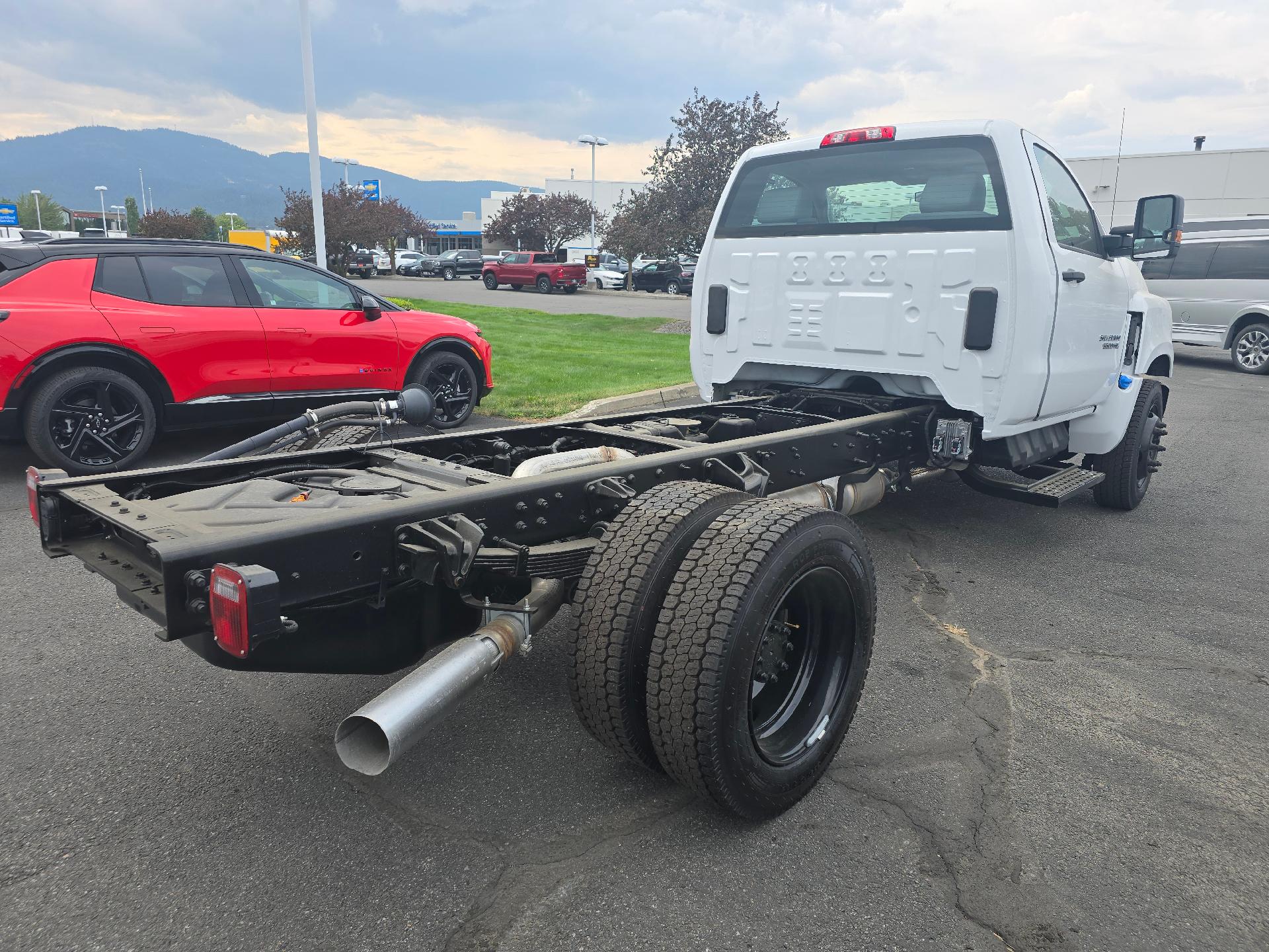 2024 Chevrolet Silverado Chassis Cab Vehicle Photo in POST FALLS, ID 83854-5365