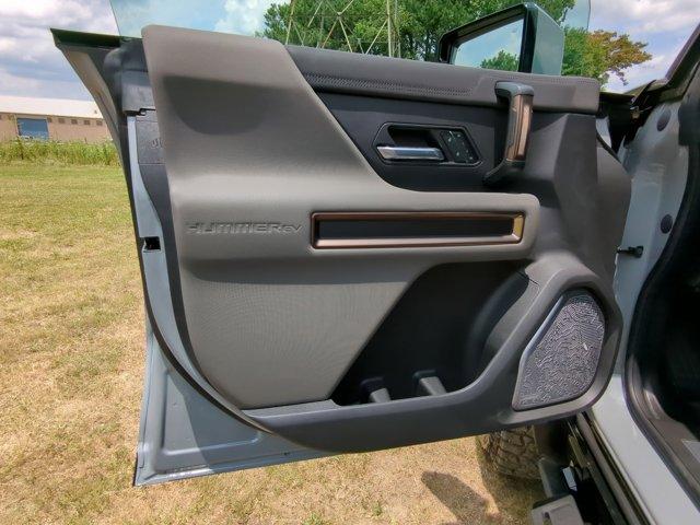 2024 GMC HUMMER EV SUV Vehicle Photo in ALBERTVILLE, AL 35950-0246