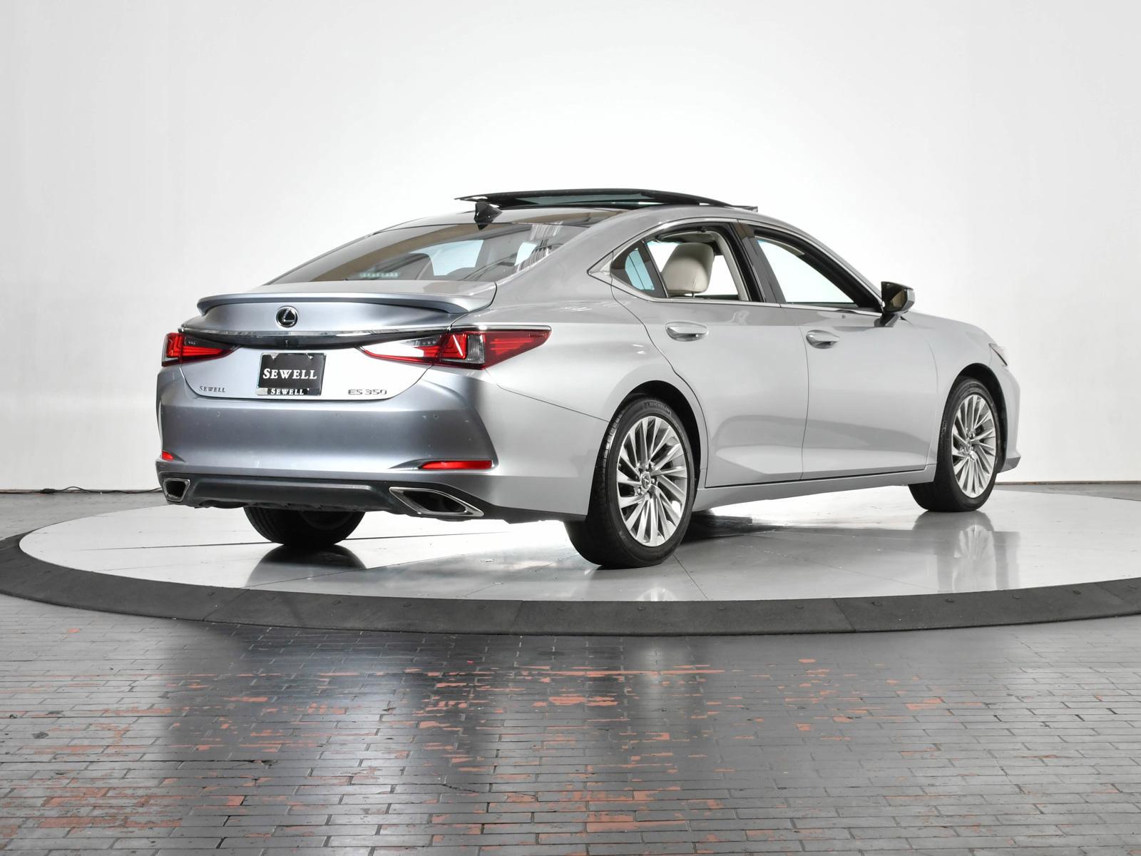 2022 Lexus ES 350 Vehicle Photo in DALLAS, TX 75235