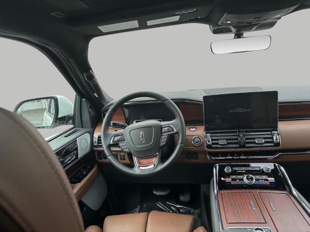 2024 Lincoln Navigator Vehicle Photo in Neenah, WI 54956