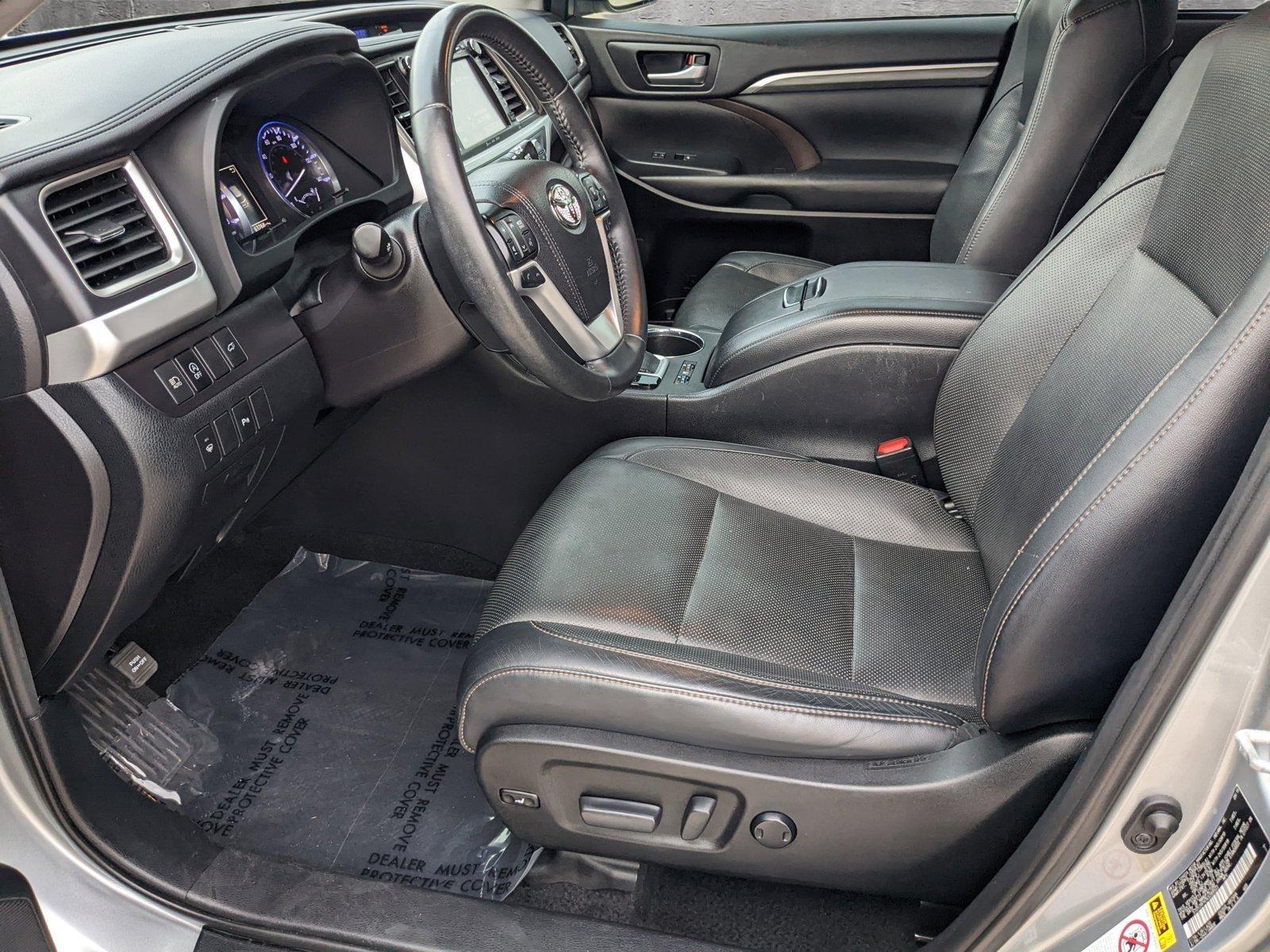 2019 Toyota Highlander Vehicle Photo in Davie, FL 33331