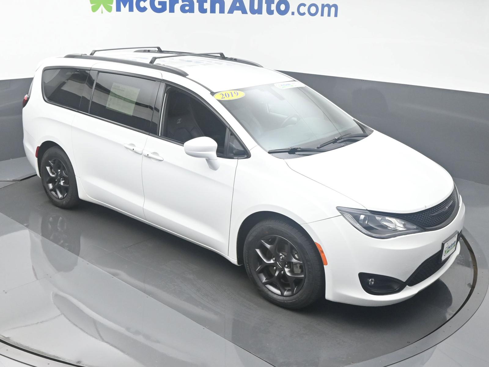 2019 Chrysler Pacifica Vehicle Photo in Cedar Rapids, IA 52402