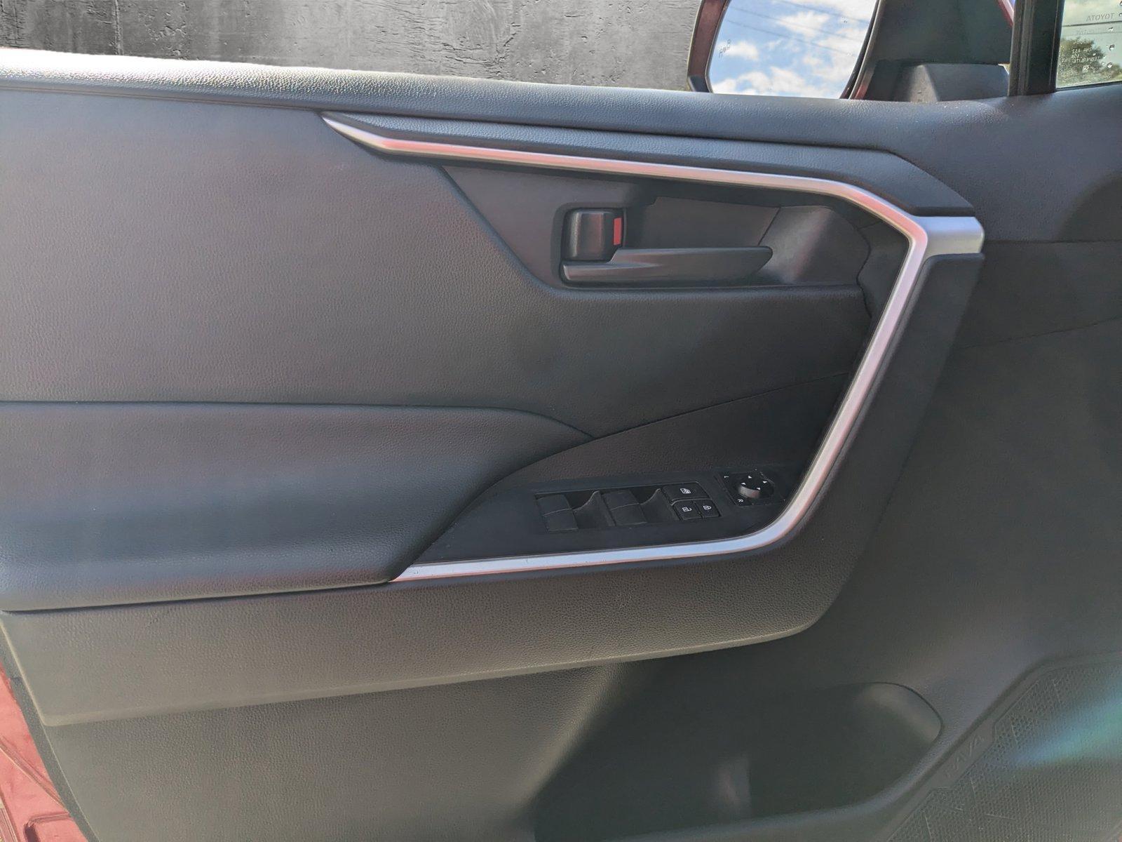 2019 Toyota RAV4 Vehicle Photo in Winter Park, FL 32792