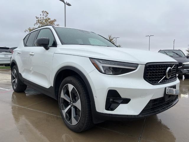 2024 Volvo XC40 Vehicle Photo in Grapevine, TX 76051