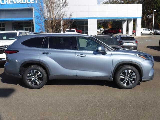 2022 Toyota Highlander Vehicle Photo in JASPER, GA 30143-8655