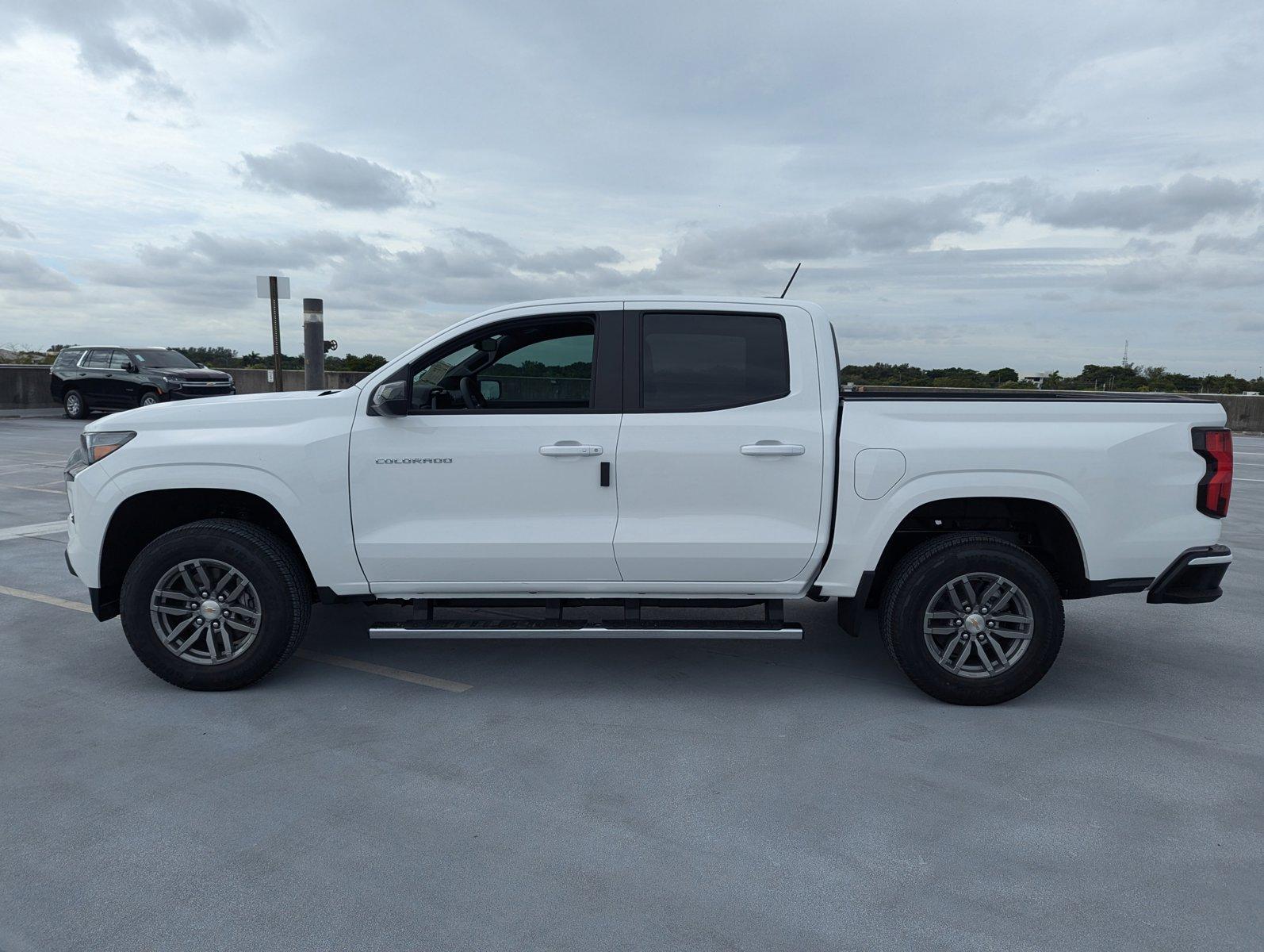 2024 Chevrolet Colorado Vehicle Photo in PEMBROKE PINES, FL 33024-6534