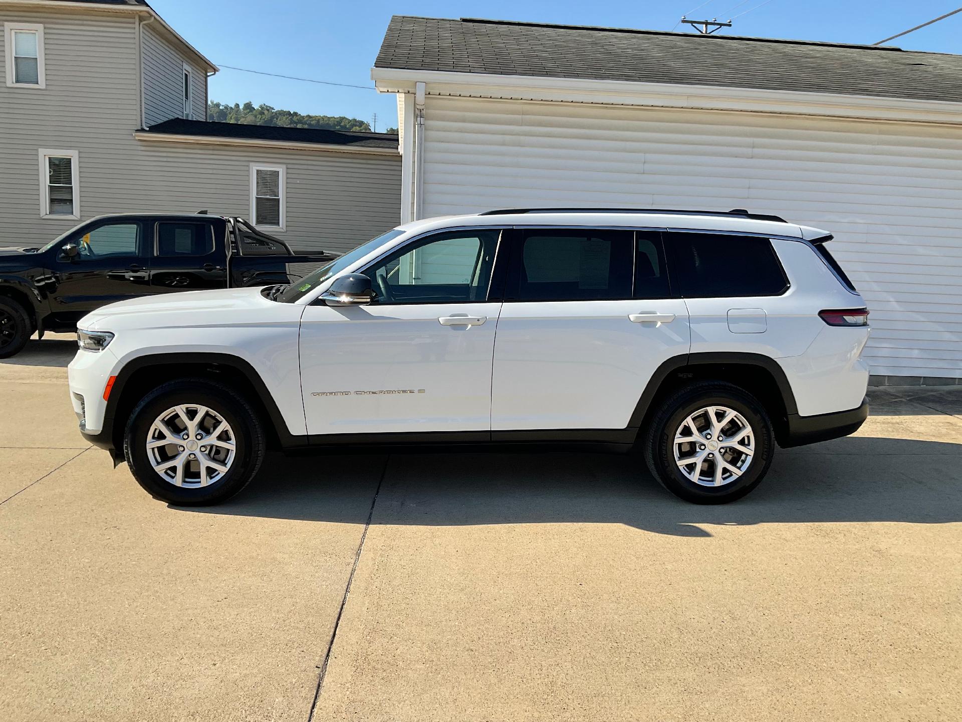 Used 2022 Jeep Grand Cherokee L Limited with VIN 1C4RJKBG9N8621076 for sale in Moundsville, WV