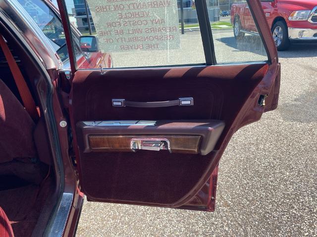 1988 Ford Ltd Crown Victoria Vehicle Photo in ASHLAND, KY 41101-7620