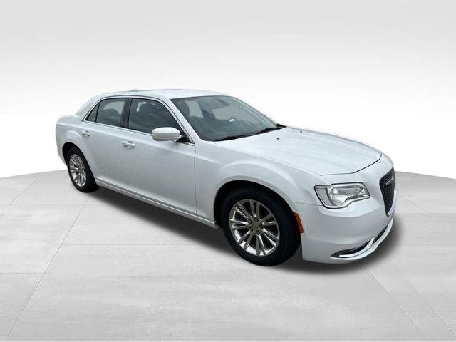 2020 Chrysler 300 Vehicle Photo in MEDINA, OH 44256-9631