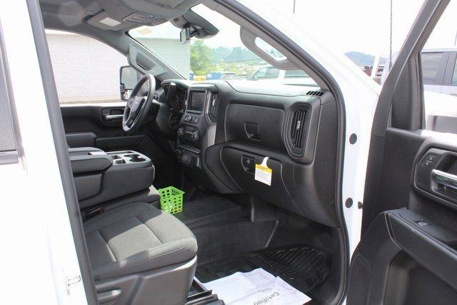 2024 Chevrolet Silverado 3500 HD Chassis Cab Vehicle Photo in SAINT CLAIRSVILLE, OH 43950-8512