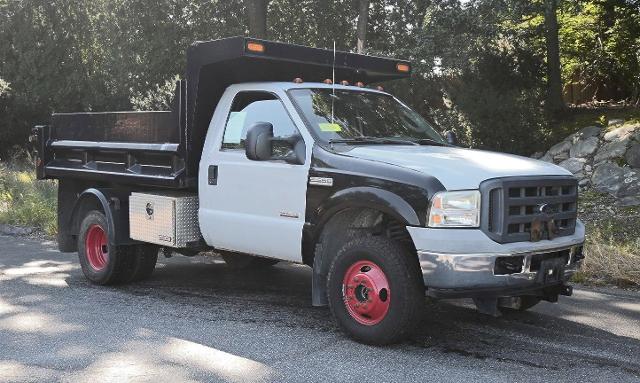 2005 Ford Super Duty F-350 DRW Vehicle Photo in NORWOOD, MA 02062-5222