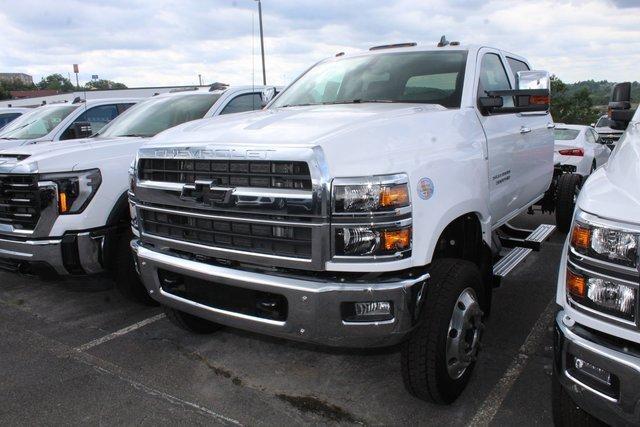 2024 Chevrolet Silverado 5500 HD Vehicle Photo in SAINT CLAIRSVILLE, OH 43950-8512