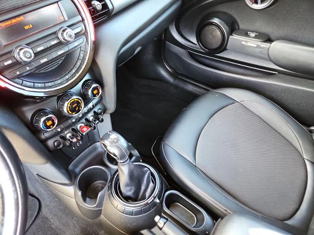 2015 MINI Cooper Hardtop Vehicle Photo in SAN ANGELO, TX 76903-5798