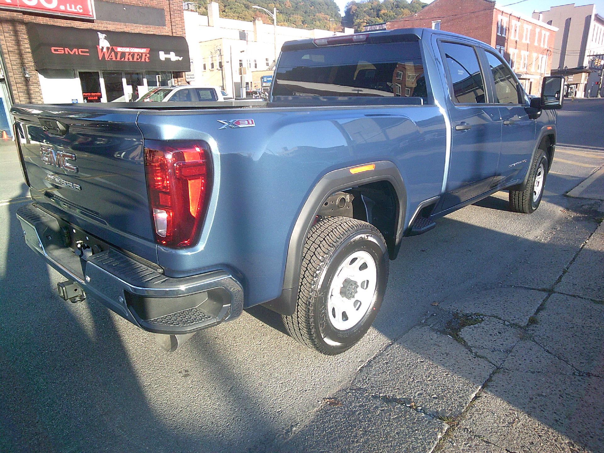 2024 GMC Sierra 2500 HD Vehicle Photo in KITTANNING, PA 16201-1536