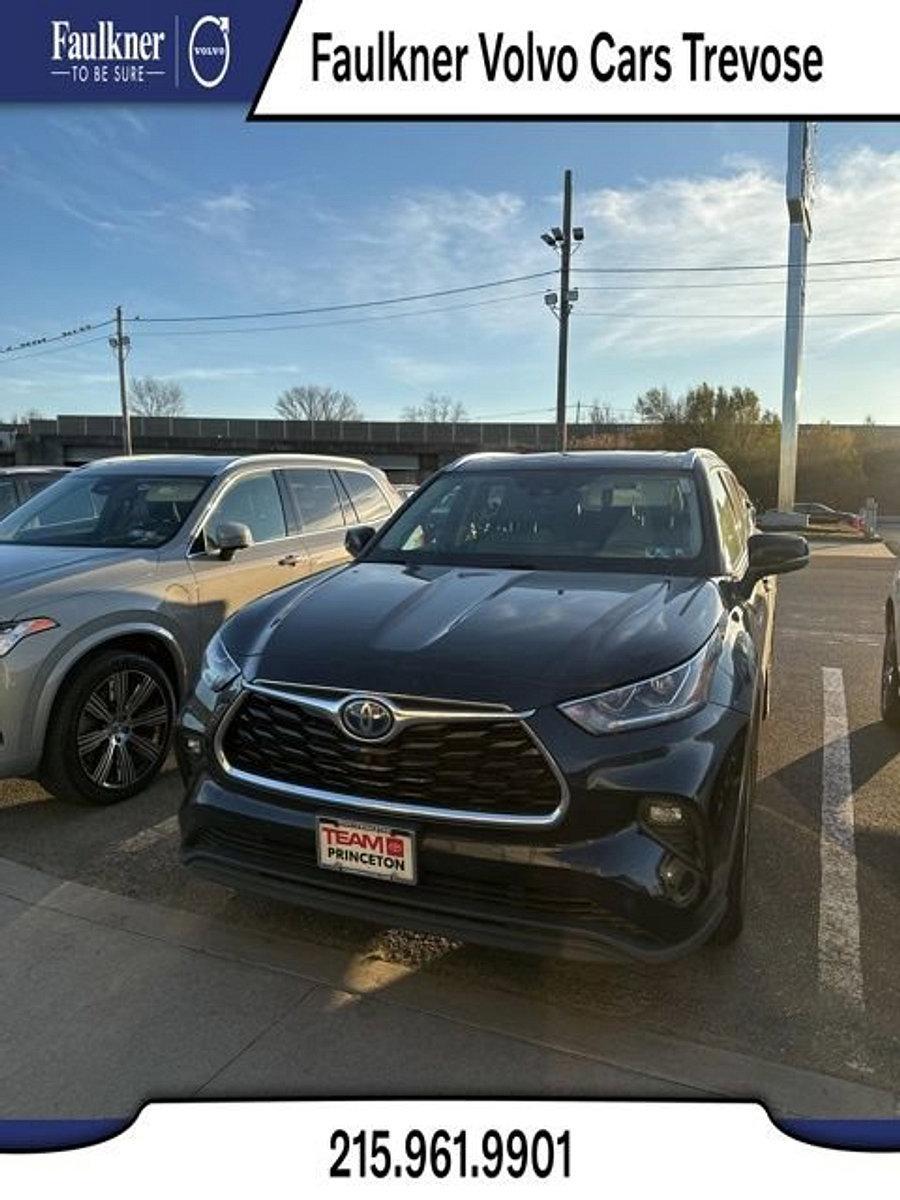 2021 Toyota Highlander Vehicle Photo in Trevose, PA 19053