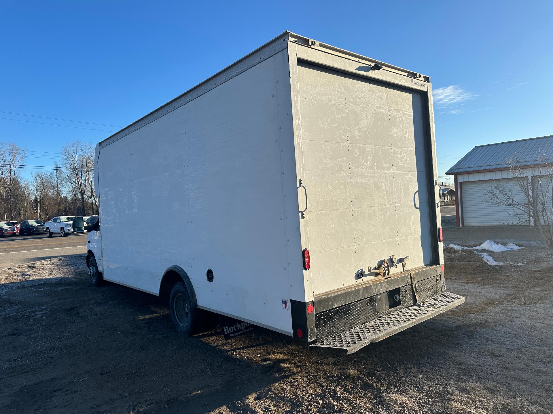 2021 GMC Savana Cutaway 4500 Vehicle Photo in CLARE, MI 48617-9414