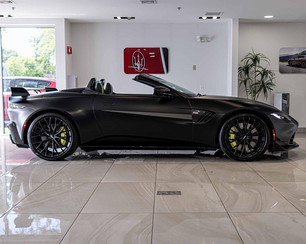 2023 Aston Martin Vantage Vehicle Photo in Plainfield, IL 60586