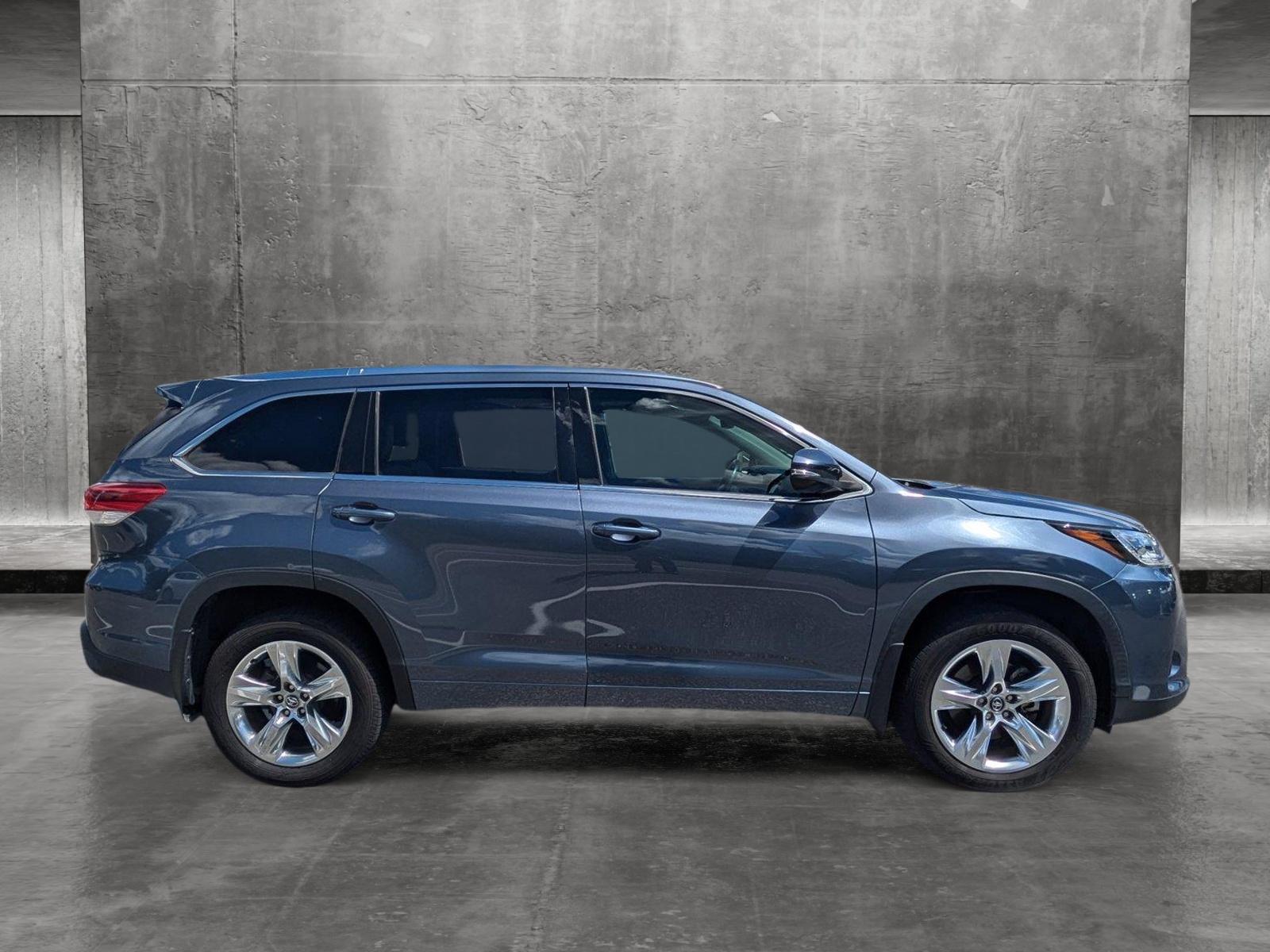 2019 Toyota Highlander Vehicle Photo in Clearwater, FL 33761