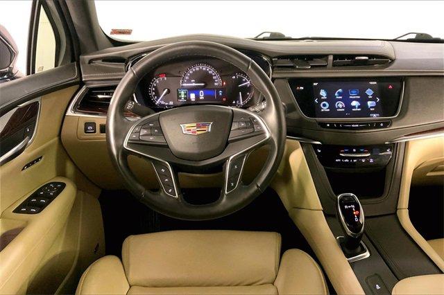 2017 Cadillac XT5 Vehicle Photo in INDEPENDENCE, MO 64055-1377