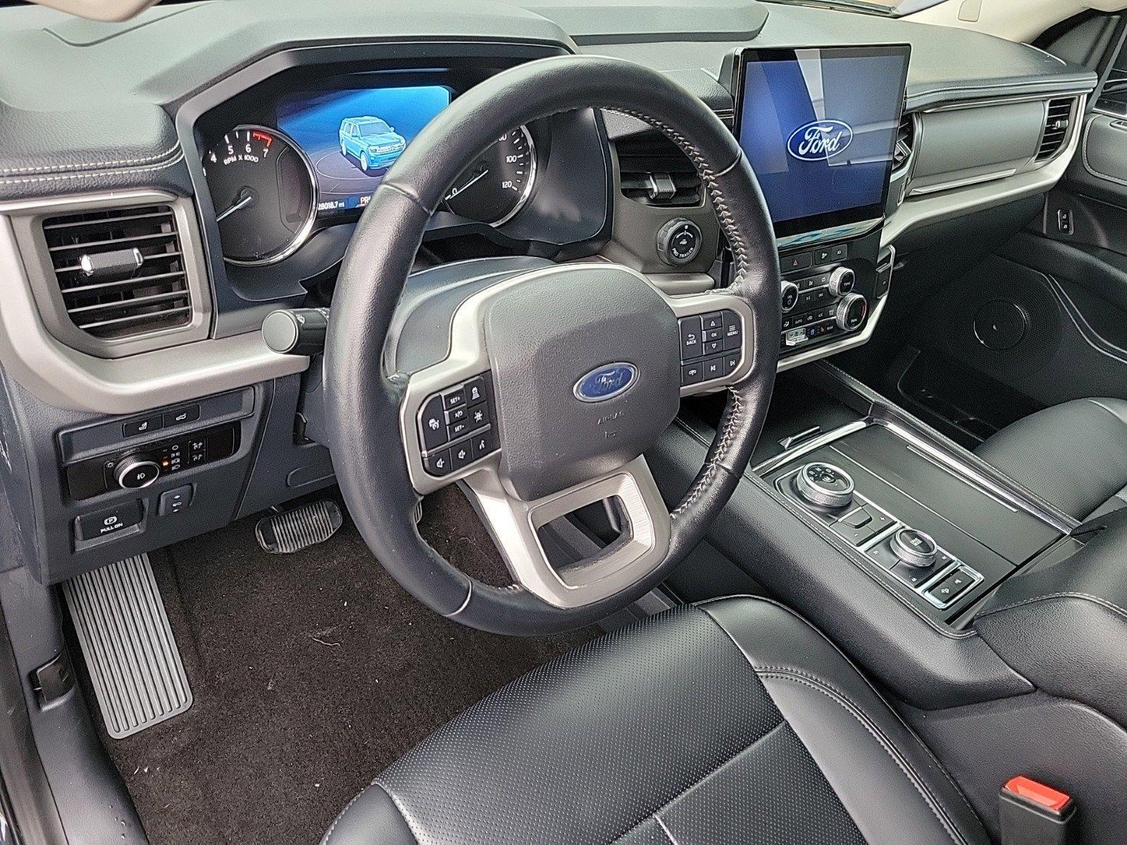 2023 Ford Expedition Vehicle Photo in Plainfield, IL 60586