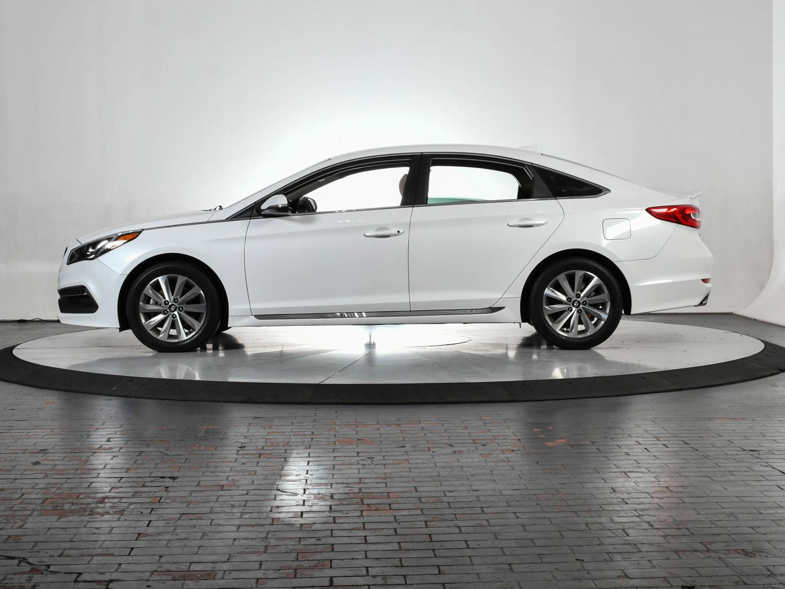 2016 Hyundai SONATA Vehicle Photo in DALLAS, TX 75235