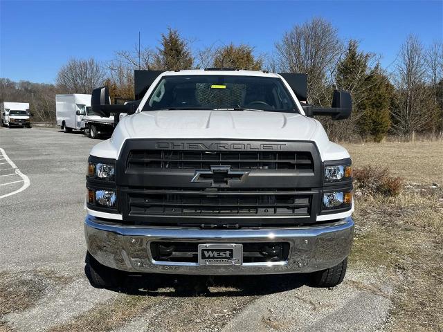 2023 Chevrolet Silverado 6500 HD Vehicle Photo in ALCOA, TN 37701-3235