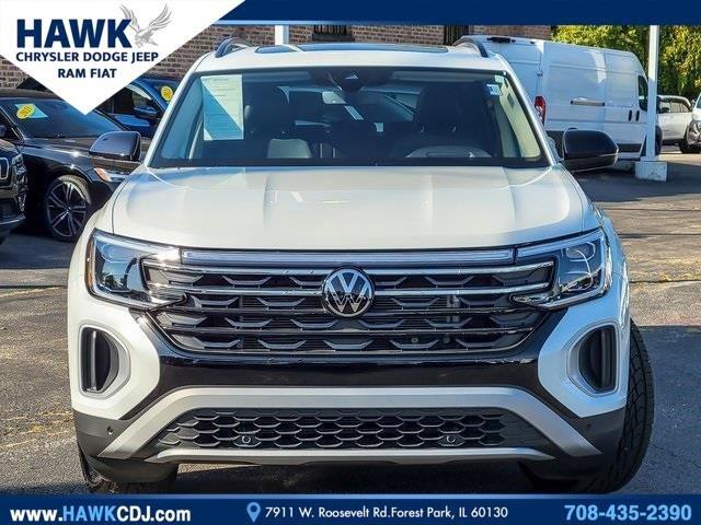 2024 Volkswagen Atlas Vehicle Photo in Saint Charles, IL 60174