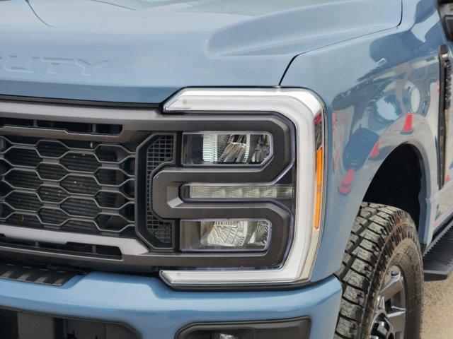 2023 Ford Super Duty F-250 SRW Vehicle Photo in SUGAR LAND, TX 77478-0000