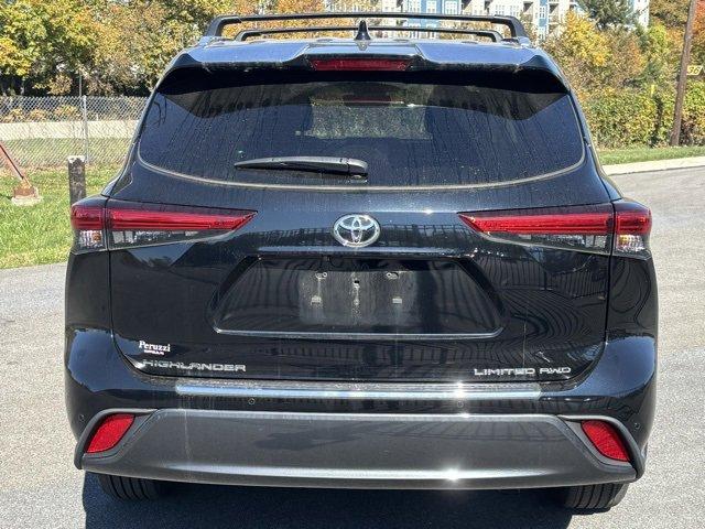 2020 Toyota Highlander Vehicle Photo in Willow Grove, PA 19090