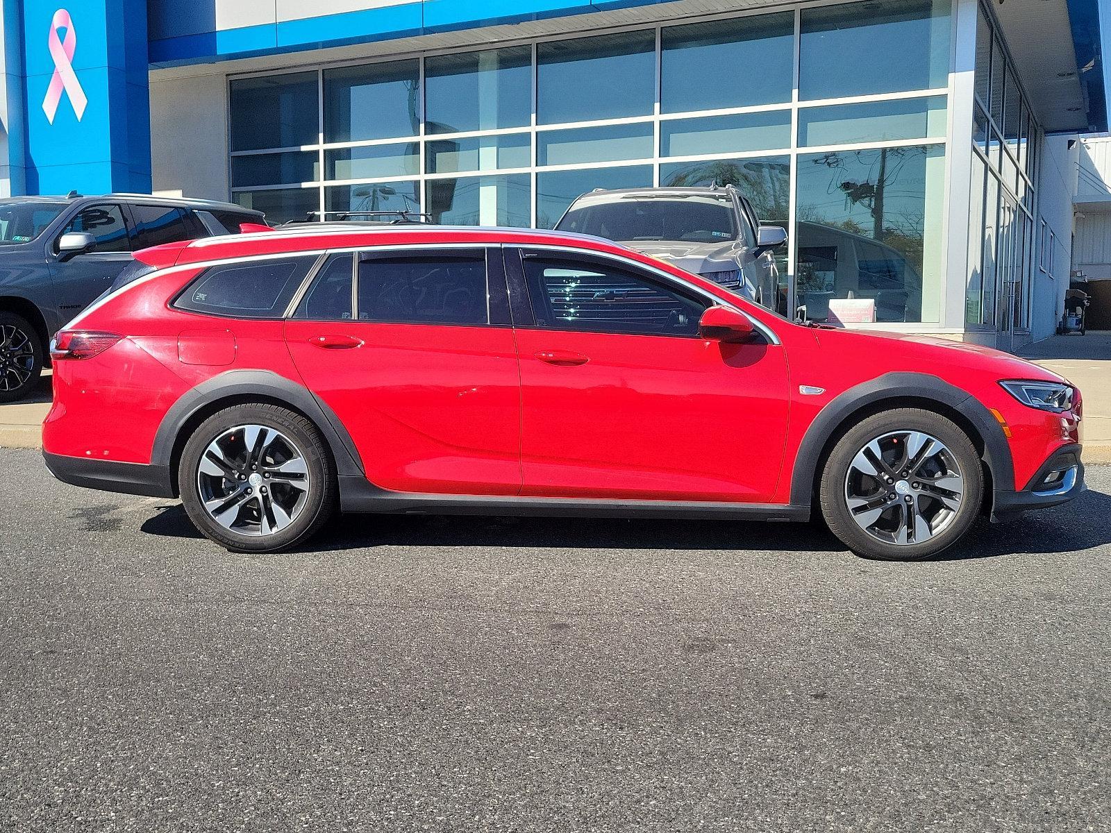 2018 Buick Regal TourX Vehicle Photo in BETHLEHEM, PA 18017-9401