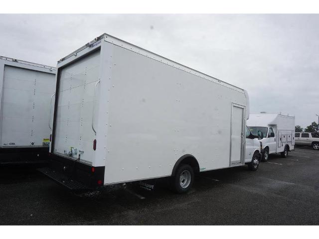 2023 Chevrolet Express Cutaway 4500 Vehicle Photo in ALCOA, TN 37701-3235