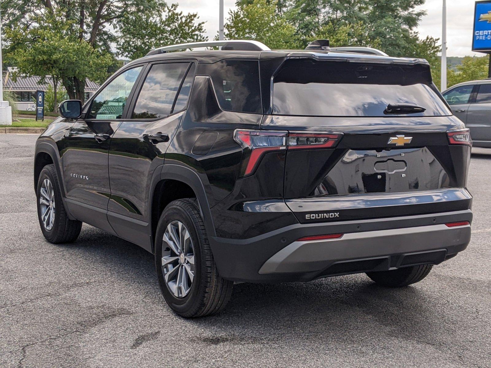 2025 Chevrolet Equinox Vehicle Photo in TIMONIUM, MD 21093-2300