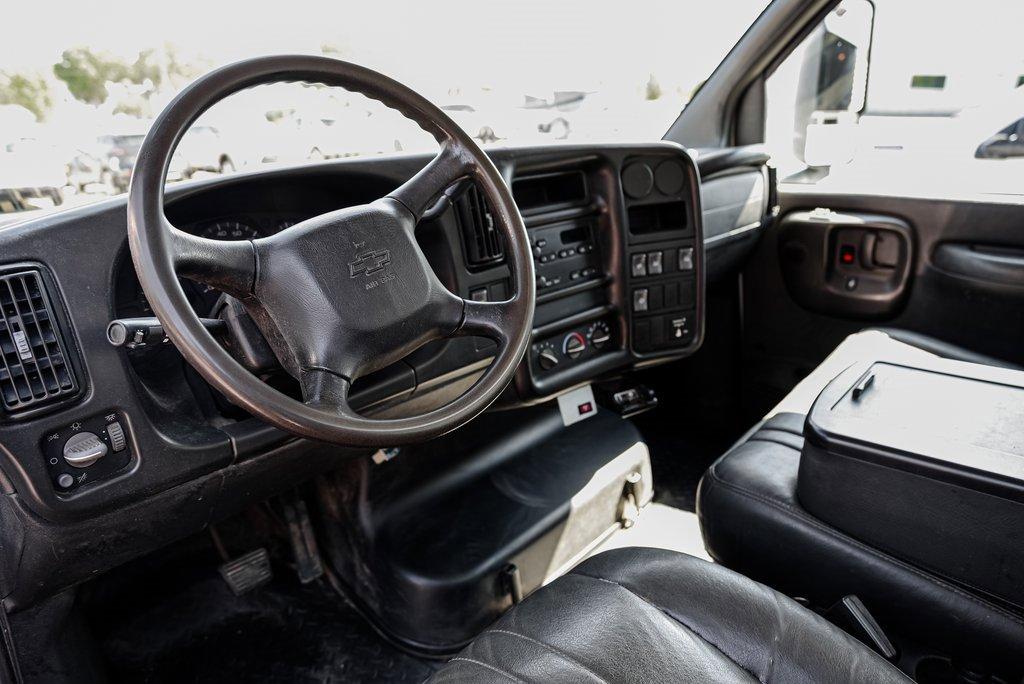 2009 Chevrolet CC5500 Vehicle Photo in AKRON, OH 44320-4088