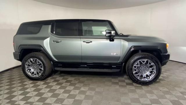 2024 GMC HUMMER EV SUV Vehicle Photo in ALLIANCE, OH 44601-4622